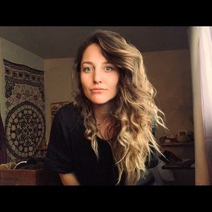 Meet your Posher, Carlye